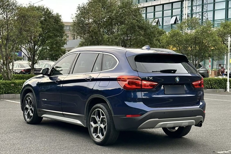 宝马X1 2018款 sDrive18Li 尊享型车身外观6004