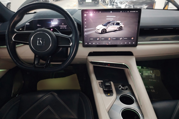 极氪001 2022款 长续航双电机 WE版中控内饰7002