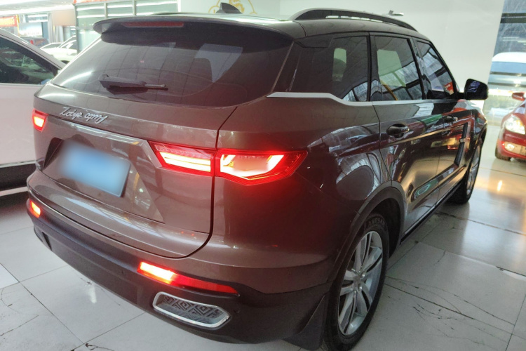 众泰T700 2017款 1.8T 双离合尊贵型车身外观7