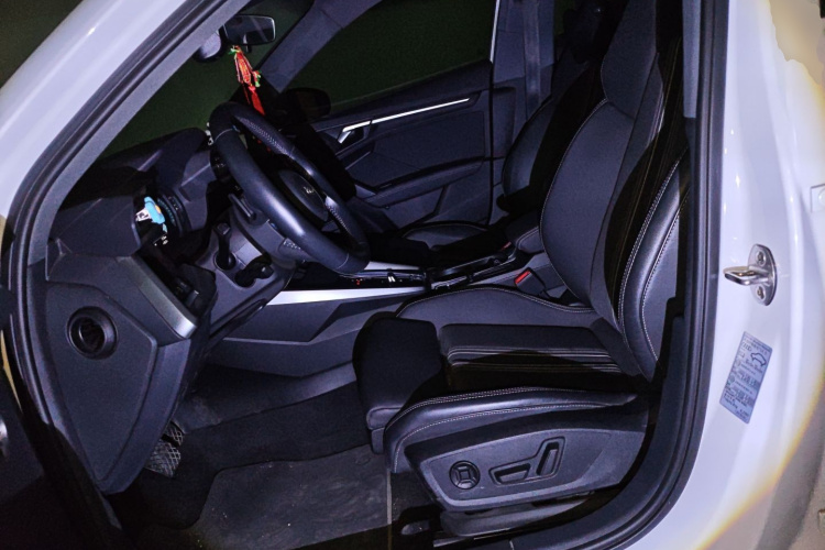 奥迪A3 2022款 A3L Limousine 35 TFSI 时尚运动型中控内饰19