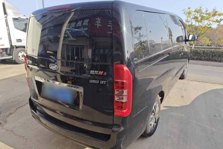 江淮瑞风 瑞风M3 2023款 PLUS 1.5T 7/8座智联版车身外观7