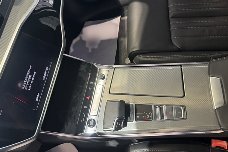 奥迪A6L 2023款 40 TFSI 豪华致雅型中控内饰7003