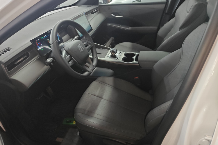 比亚迪 秦PLUS 2025款 DM-i 智驾版 55KM领先型中控内饰19