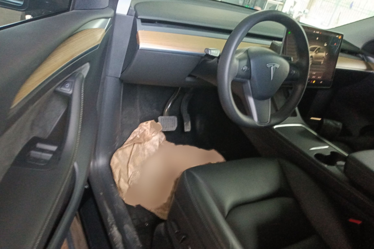 特斯拉 Model Y 2022款 后轮驱动版中控内饰7003