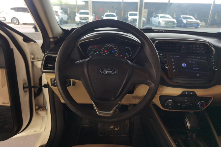 福特 福睿斯 2015款 1.5L 自动舒适型局部细节13