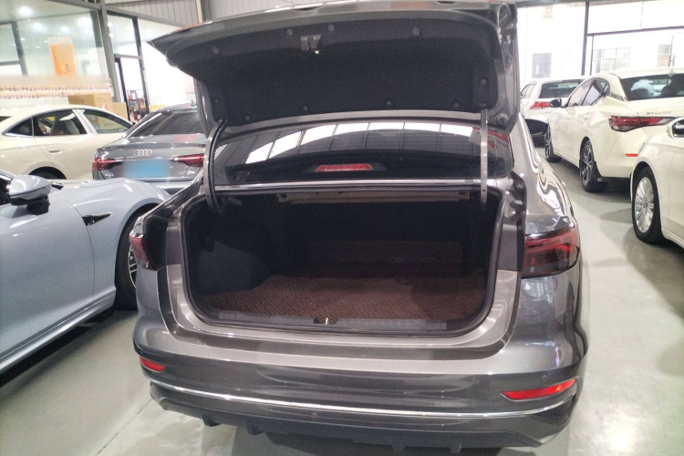 吉利汽车 帝豪 2023款 第4代冠军版 1.5L CVT尊贵型局部细节23