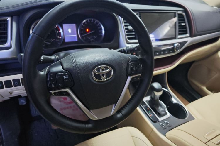 丰田 汉兰达 2017款 2.0T 四驱豪华版 7座局部细节13