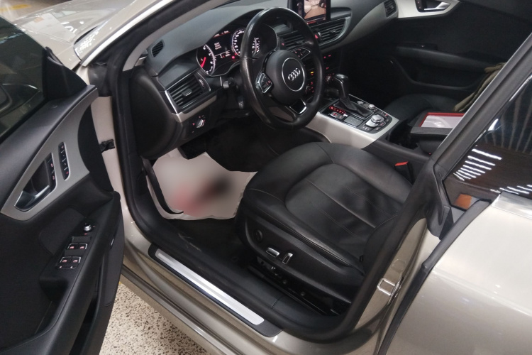 奥迪A7 2017款 40 TFSI 进取型中控内饰7003