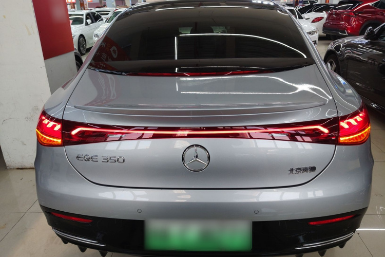 奔驰EQE 2022款 350 先锋版车身外观6