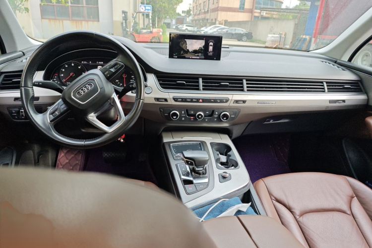 奥迪Q7 2016款 40 TFSI 舒适型中控内饰7002