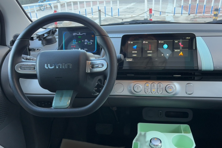 长安启源 长安Lumin 2023款 205km 香沁款中控内饰7002