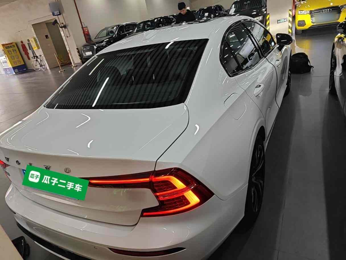 沃尔沃S60 2025款 B5 智雅运动版(3)
