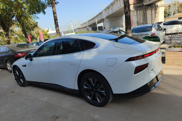 小鹏P7 2022款 625E车身外观6003