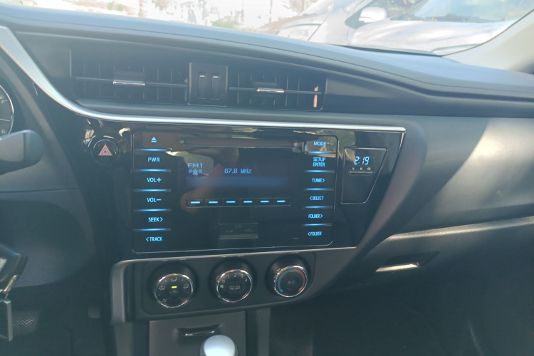 丰田 卡罗拉 2017款 改款 1.2T S-CVT GL局部细节16