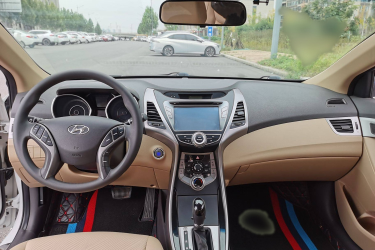 现代 朗动 2012款 1.6L 自动领先型中控内饰7003
