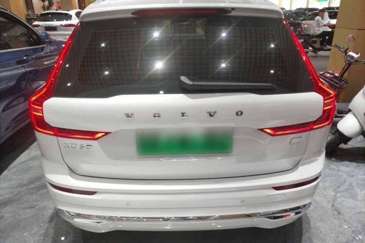 沃尔沃XC60新能源 2023款 T8 插电混动 长续航四驱智远豪华版车身外观6