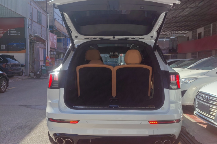 领克09 EM-P 2021款 2.0T PHEV Ultra 六座机舱底盘23