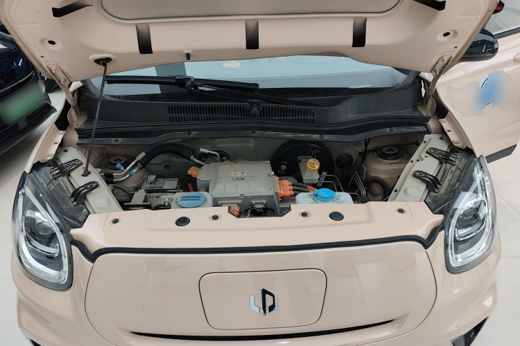 零跑汽车 零跑T03 2023款 403轻享版机舱底盘24