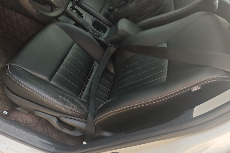 丰田 RAV4荣放 2018款 2.0L CVT两驱风尚X版局部细节19