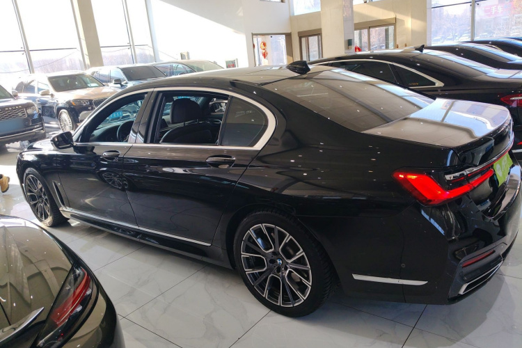 宝马7系 2019款 改款 730Li M运动套装车身外观4