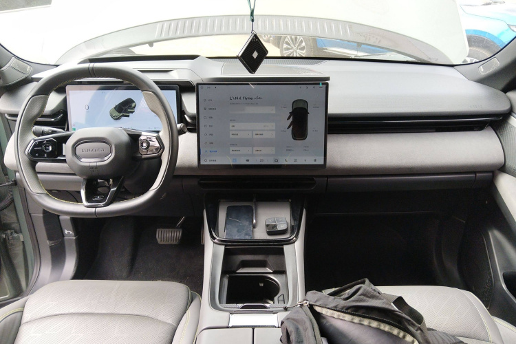 领克08 EM-P 2023款 220km 四驱性能Halo中控内饰12