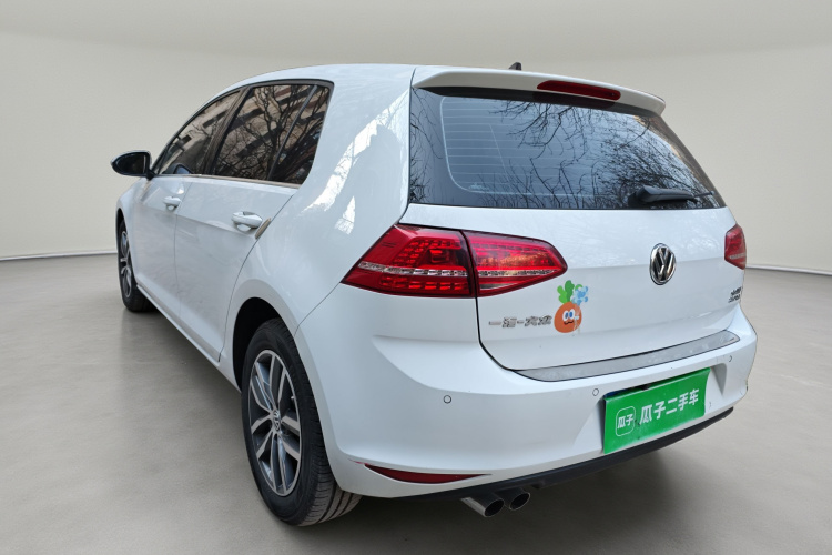 大众 高尔夫 2016款 230TSI 自动豪华型车身外观5