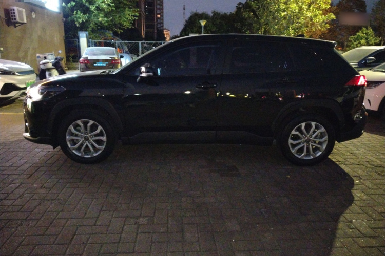 丰田 锋兰达 2023款 2.0L CVT精英版车身外观4