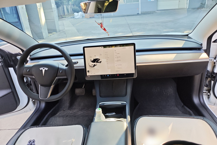 特斯拉 Model 3 2022款 后轮驱动版中控内饰12