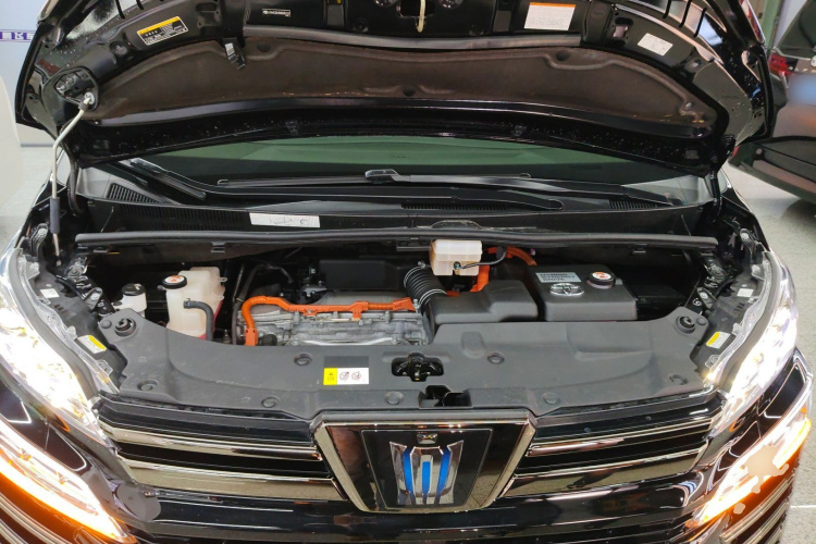 丰田 威尔法 2023款 皇冠 双擎 2.5L HV至尊版机舱底盘24