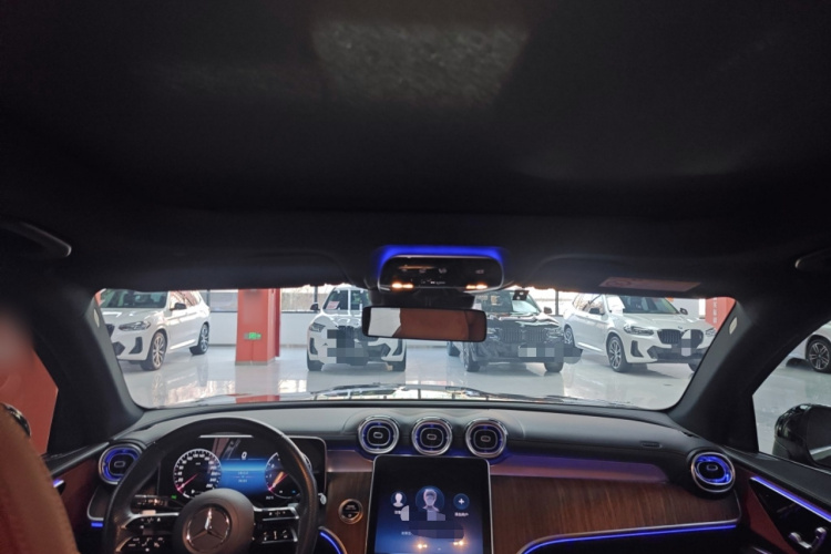 奔驰GLC 2023款 改款 GLC 300 L 4MATIC 动感型 5座中控内饰22