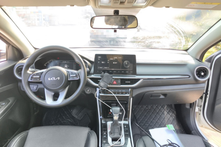 起亚K3 2021款 改款 1.5L CVT时尚版中控内饰7002