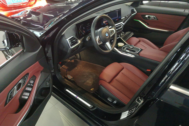 宝马3系 2023款 325Li xDrive M运动套装中控内饰20