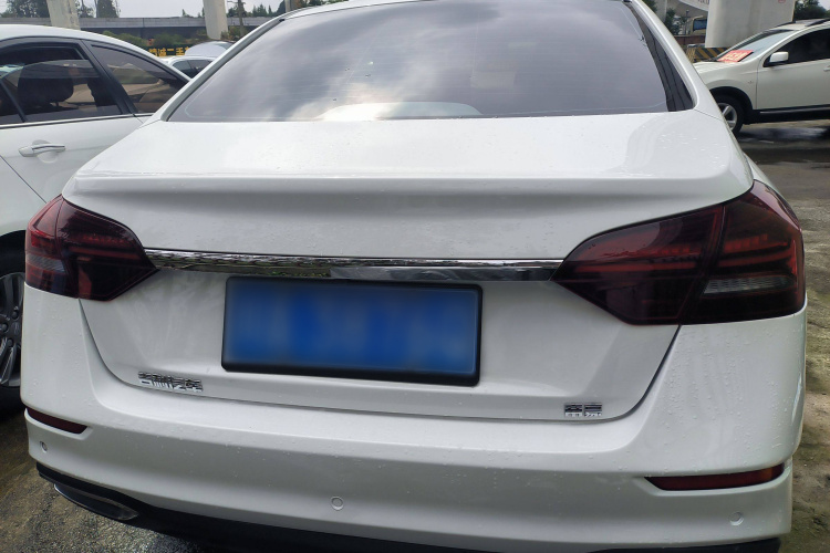 吉利汽车 帝豪 2021款 UP 1.5L 手动豪华型车身外观6