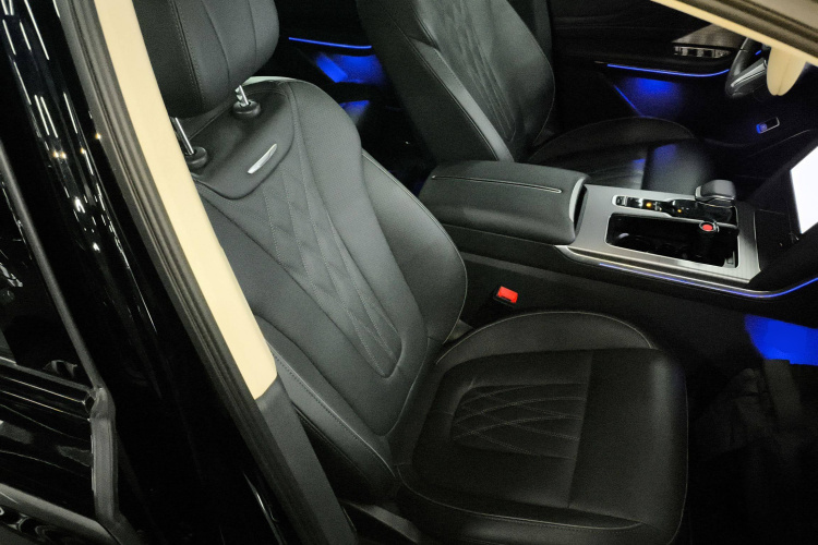 红旗HS7 PHEV 2024款 2.0T PHEV 四驱旗畅版 6座局部细节41