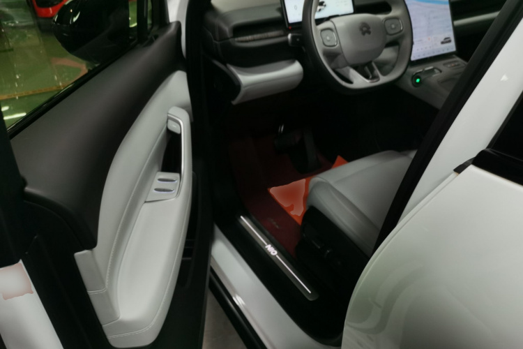 蔚来ES6 2024款 75kWh中控内饰7003