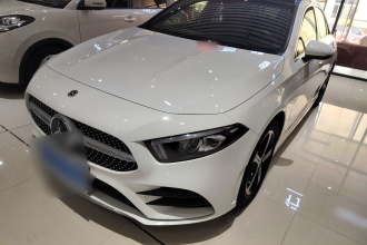 奔驰A级 2022款 改款三 A 200 L 运动轿车时尚型