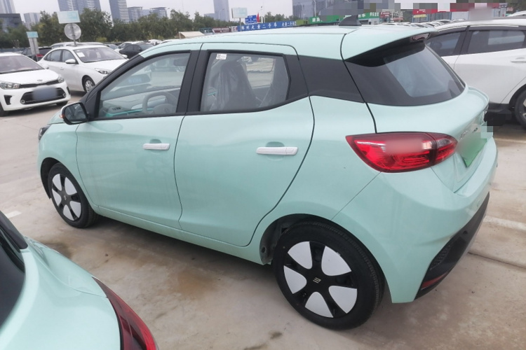 江铃集团新能源 易至EV3 2025款 Plus 330KM舒适型车身外观6003