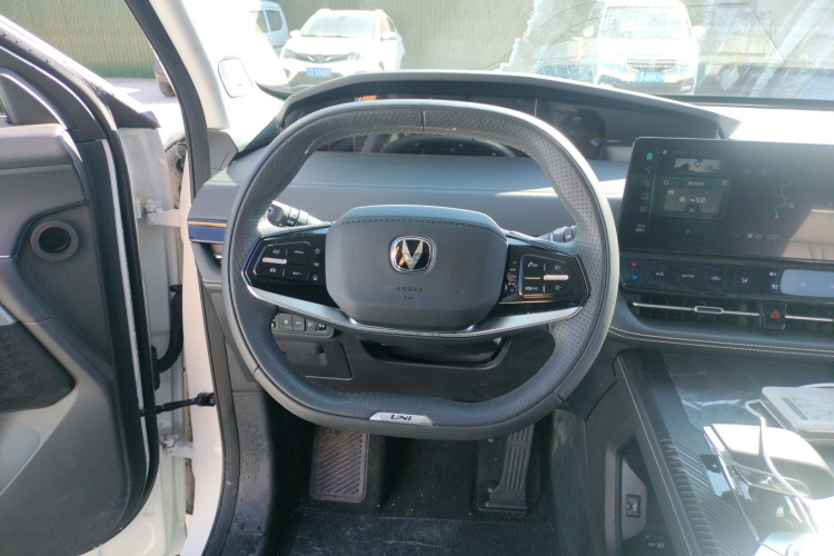 长安UNI-K 智电iDD 2024款 智电iDD 1.5T 135km智趣型中控内饰13