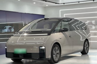 理想汽车 理想MEGA 2025款 Ultra 智能焕新版