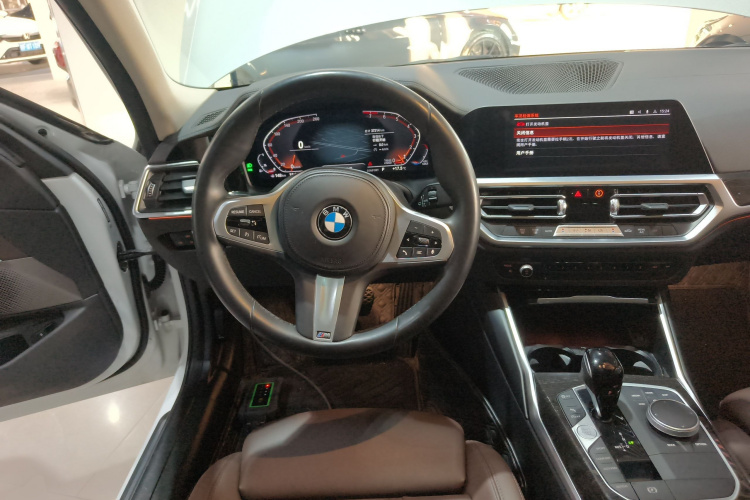 宝马3系 2022款 325Li M运动套装中控内饰13
