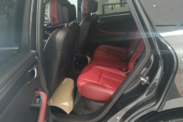 保时捷 2023款 Macan 2.0T中控内饰7004