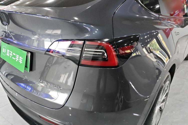 特斯拉 Model Y 2022款 长续航全轮驱动版车身外观6001