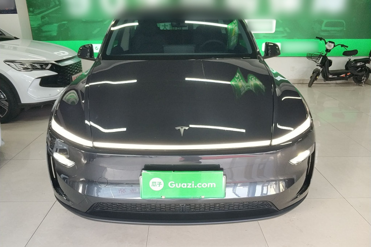 特斯拉 Model Y 2025款 长续航全轮驱动 首发版车身外观2