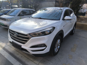 现代 途胜 2015款 1.6T 双离合两驱智能型