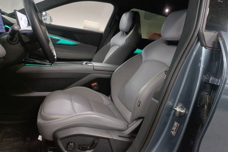 领克08 EM-P 2023款 220km 时间限量版中控内饰19