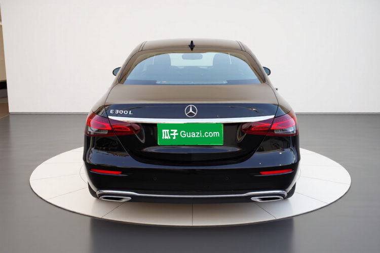 奔驰E级 2023款 E 300 L 时尚型车身外观6