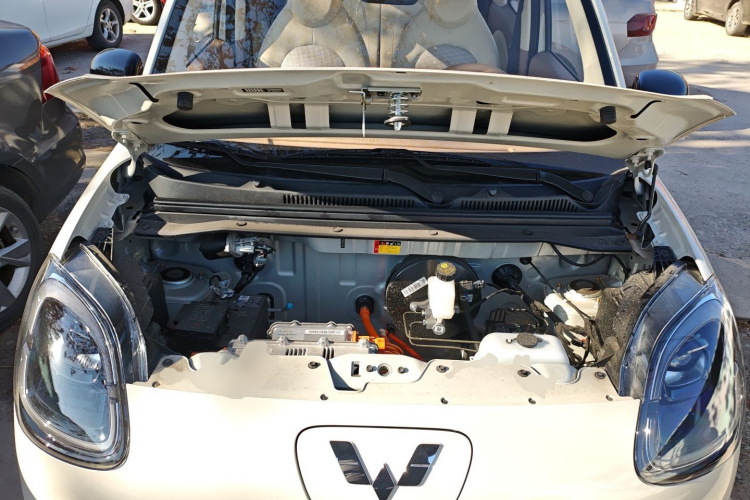 五菱汽车 宏光MINIEV 2025款 四门版 进阶款机舱底盘24