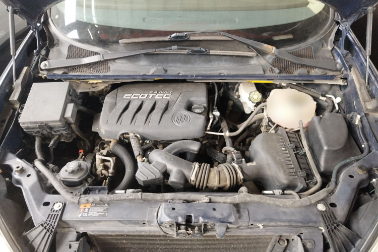 别克GL8 2014款 2.4L 经典版机舱底盘24