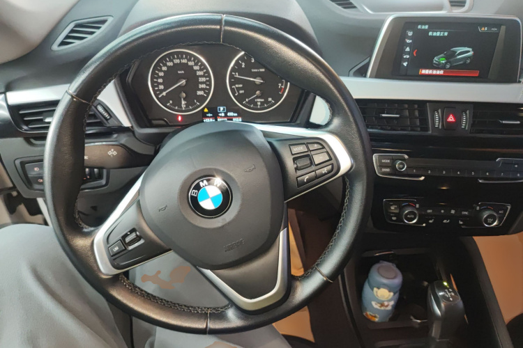 宝马X1 2018款 sDrive18Li 时尚型中控内饰13