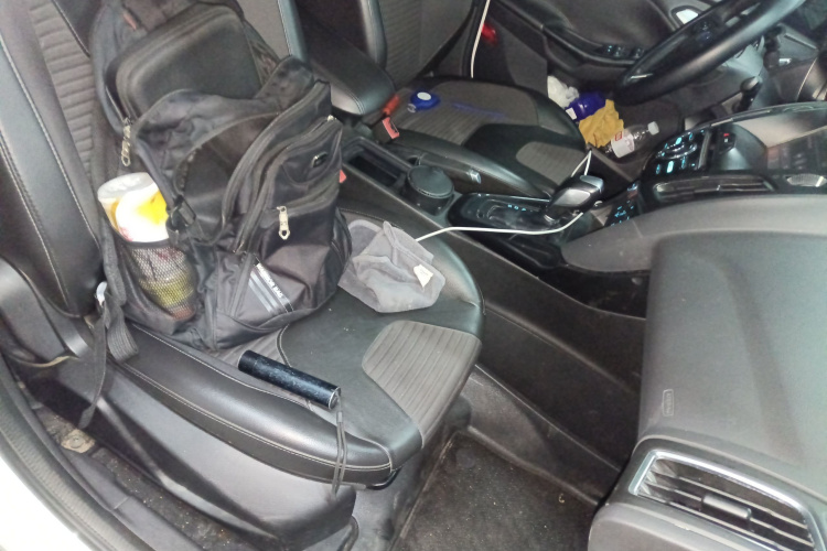 福特 福克斯 2017款 三厢 EcoBoost 125 自动超能风尚型智行版局部细节41